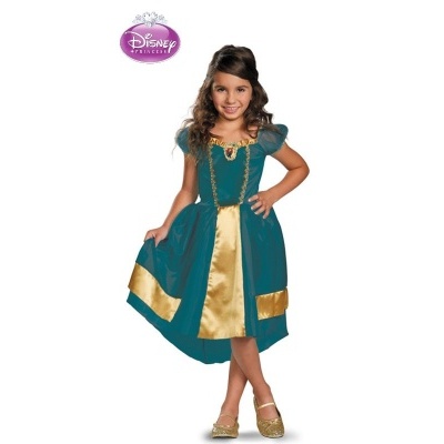 Criança com vestido de princesa Disney verde e dourado