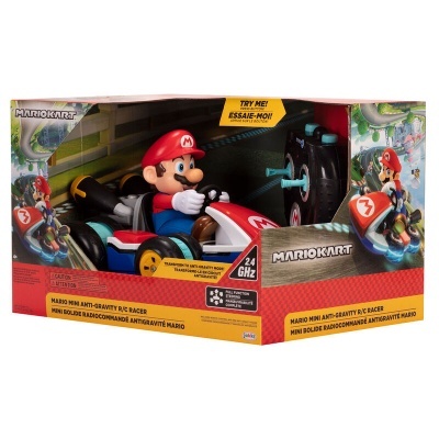 Carrinho telecomandado Mario Kart com figura do Mario em embalagem colorida