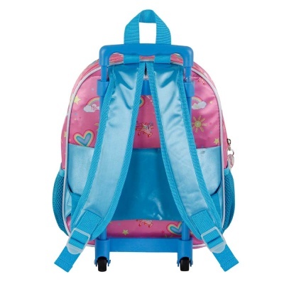 Mochila infantil rosa com padrão colorido e alças e base azuis com rodas