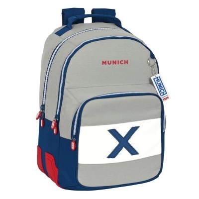 Mochila cinzenta, azul e vermelha com zíperes e etiquetas MUNICH