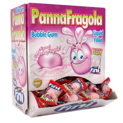 Embalagem rosa de rebuçados PannaFragola com recheio líquido da marca Fini