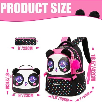 Conjunto escolar panda com mochila rosa, lancheira e estojo pretos com bolinhas coloridas e rosto do panda