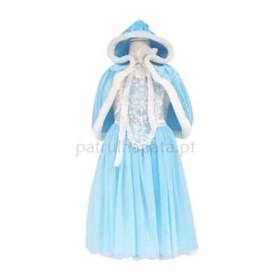 Vestido azul claro de criança com bordados brancos, capa e capuz