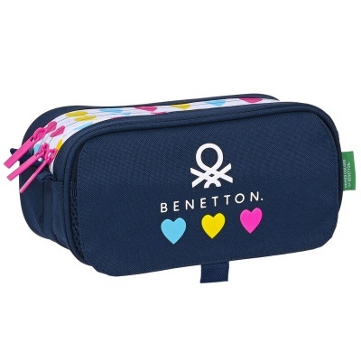 Estojo escolar azul escuro com fechos rosa, corações coloridos e logotipo BENETTON.