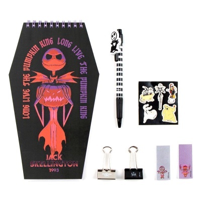 Conjunto de papelaria com caderno formato caixão, caneta, clips, autocolantes e marcadores de página com tema Jack Skellington