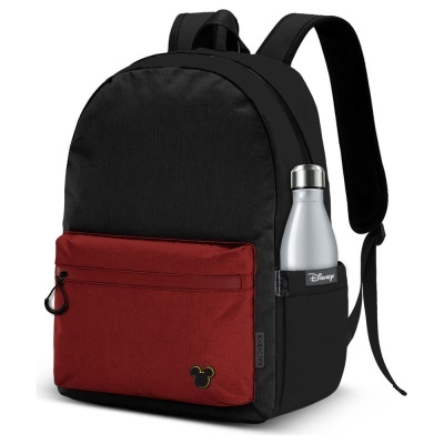 Mochila preta e vermelha com bolso frontal e garrafa