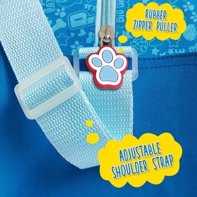 Mochila azul com alça azul-claro ajustável e puxador de fecho com forma de pata