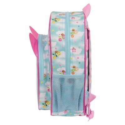 Mochila azul claro com padrão de nuvens e flores cor-de-rosa