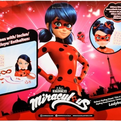 Embalagem do conjunto deluxe de estilização Miraculous Ladybug com personagem Ladybug e autocolantes brilhantes