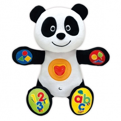 Boneco de pelúcia panda com símbolos coloridos nas patas e mãos