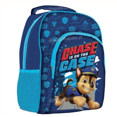 mochila azul com imagem de cão policial e texto Chase is on the case