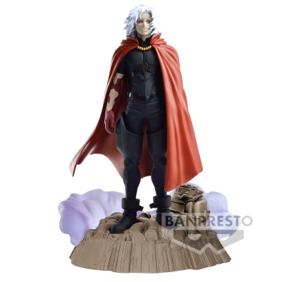 Figura colecionável de personagem masculino com capa vermelha e cabelo branco