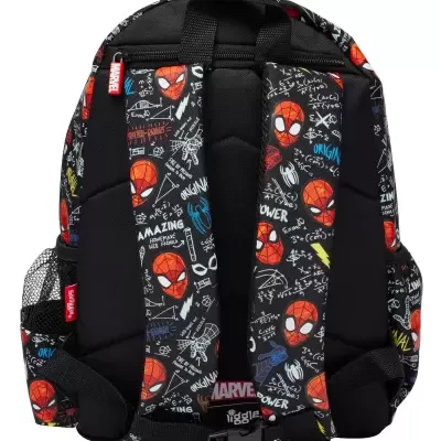 Mochila preta com estampado Homem-Aranha nas alças e parte traseira