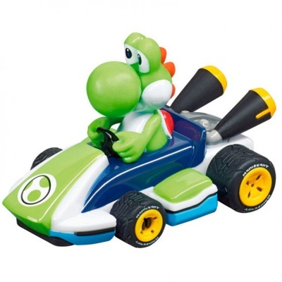 Brinquedo Yoshi a conduzir kart verde e branco com rodas pretas