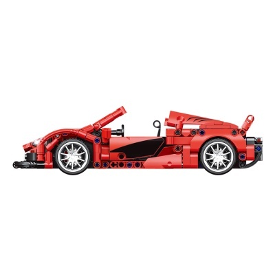 Modelo LEGO de um carro desportivo vermelho com detalhes pretos e rodas prateadas.