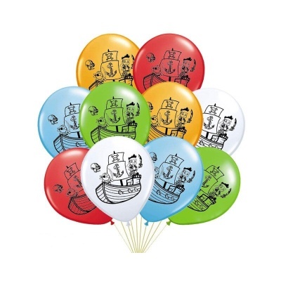 Balões coloridos com desenho de barco pirata e personagens