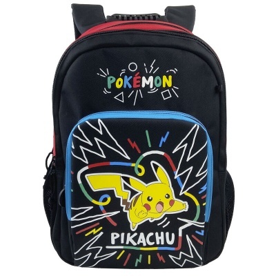 Mochila preta com desenho colorido de Pikachu e texto Pokémon e Pikachu