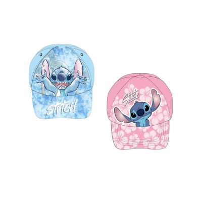 Dois bonés infantis com estampas do personagem Stitch, um azul claro com tie-dye e outro cor-de-rosa com padrão floral.