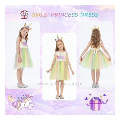 Vestido de princesa para menina com saia colorida em tule e tiara de unicórnio em fundo lilás