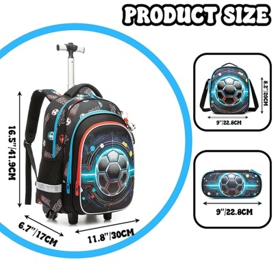 mochila de rodinhas com estampa de bola de futebol em fundo preto
