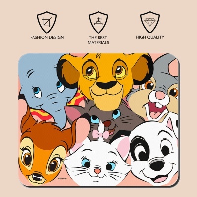 Desenho de personagens animados da Disney com vários animais coloridos num fundo cor-de-rosa