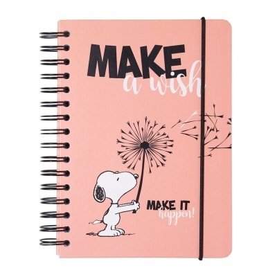 Caderno espiral cor-de-rosa com ilustração do Snoopy e texto motivacional