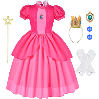 Vestido rosa princesa com acessórios dourados e azuis sobre fundo branco