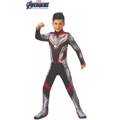 Menino com fato integral Homem-Formiga Marvel cinza, preto e vermelho, pose de super-herói