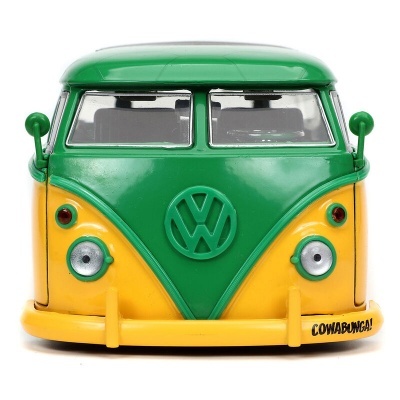 Miniatura de carrinha Volkswagen verde e amarelo com texto COWABUNGA!