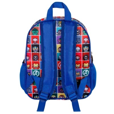 mochila infantil Marvel Avengers colorida com personagens em padrão quadriculado e alças azuis