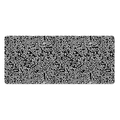 Tapete rectangular preto e branco com padrão geométrico e figuras estilizadas