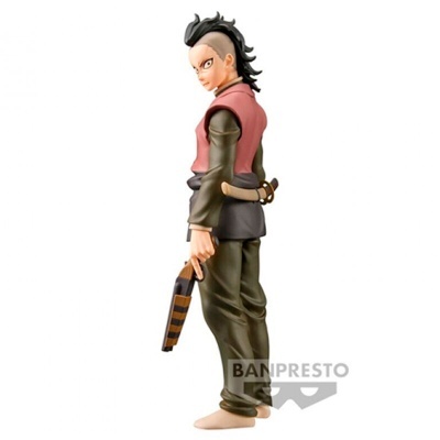 Figura colecionável Banpresto de personagem masculino com roupa verde e casaco rosa