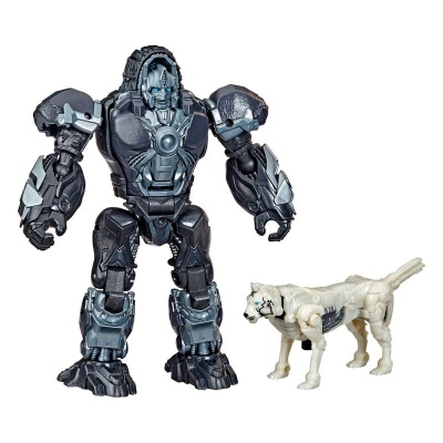 Figura de ação robô cinzento com cão robótico branco