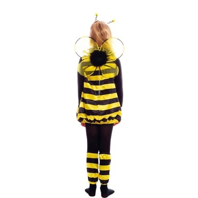 Fantasia de abelha vista de costas com riscas pretas e amarelas, asas e antenas.