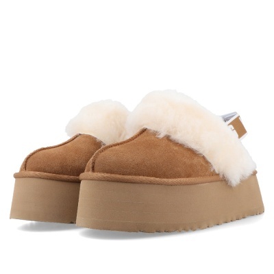 Sabinas de camurça castanha com sola plataforma e pelo branco