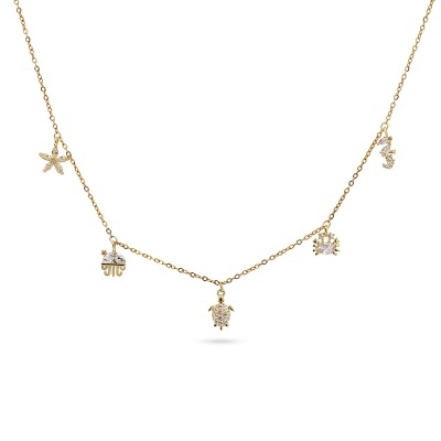 Colar dourado com pendentes temáticos e pedras brilhantes