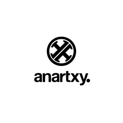 Logotipo preto da anartxy. com martelos cruzados dentro de um círculo