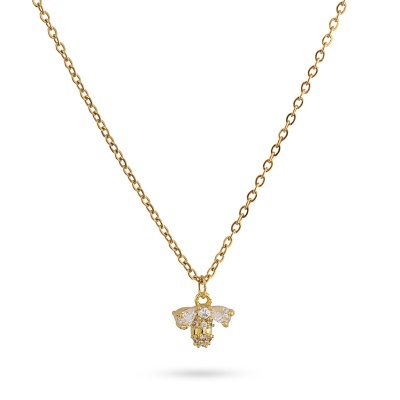Colar dourado com pendente de abelha decorada com pedras brilhantes