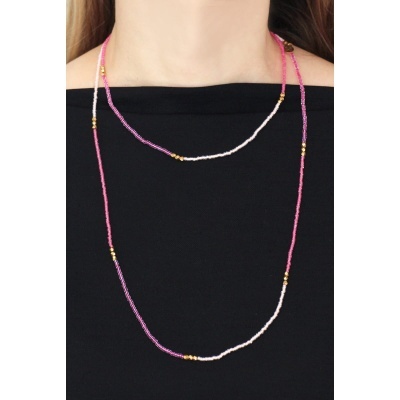 Colar longo de contas coloridas com espaçadores dourados