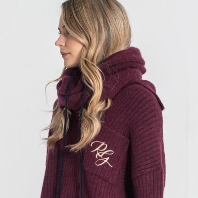 Suéter bordô de malha com capuz e logotipo RLJ bordado