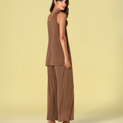 Conjunto castanho feminino de regata e calças largas