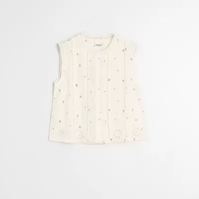 Camisola branca feminina sem mangas com bordados dourados e botões frontais