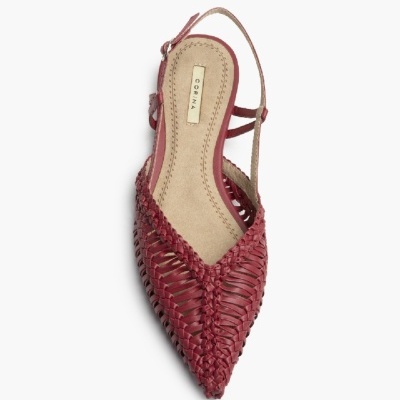 Sapato slingback em pele vermelho-escuro com etiqueta CORINA