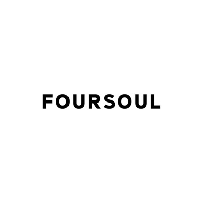Texto preto 'FOURSOUL' em fundo branco