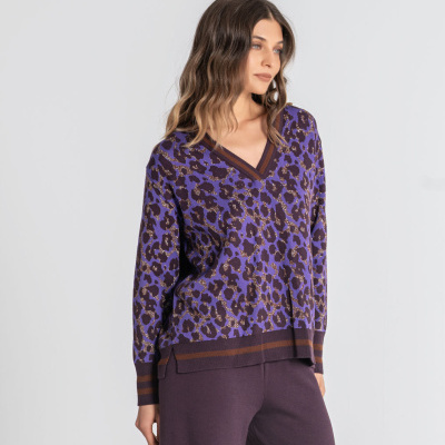 Jumper de malha padrão animal print roxo com calças roxas