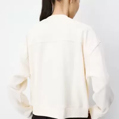 Casaco ou sweatshirt branco visto de costas