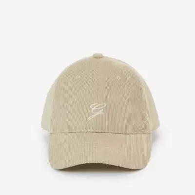 Boné bege claro de veludo cotelê com bordado branco