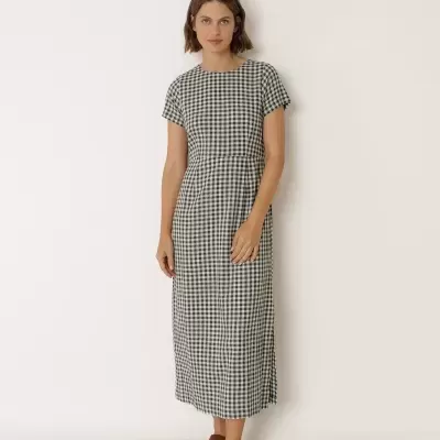 Vestido comprido de manga curta com padrão quadriculado preto e branco