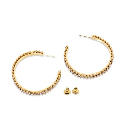 Brincos argola dourados com esferas e detalhes brilhantes