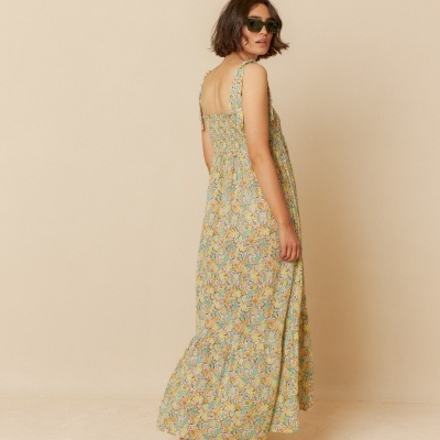 Vestido longo floral com alças largas e costas franzidas